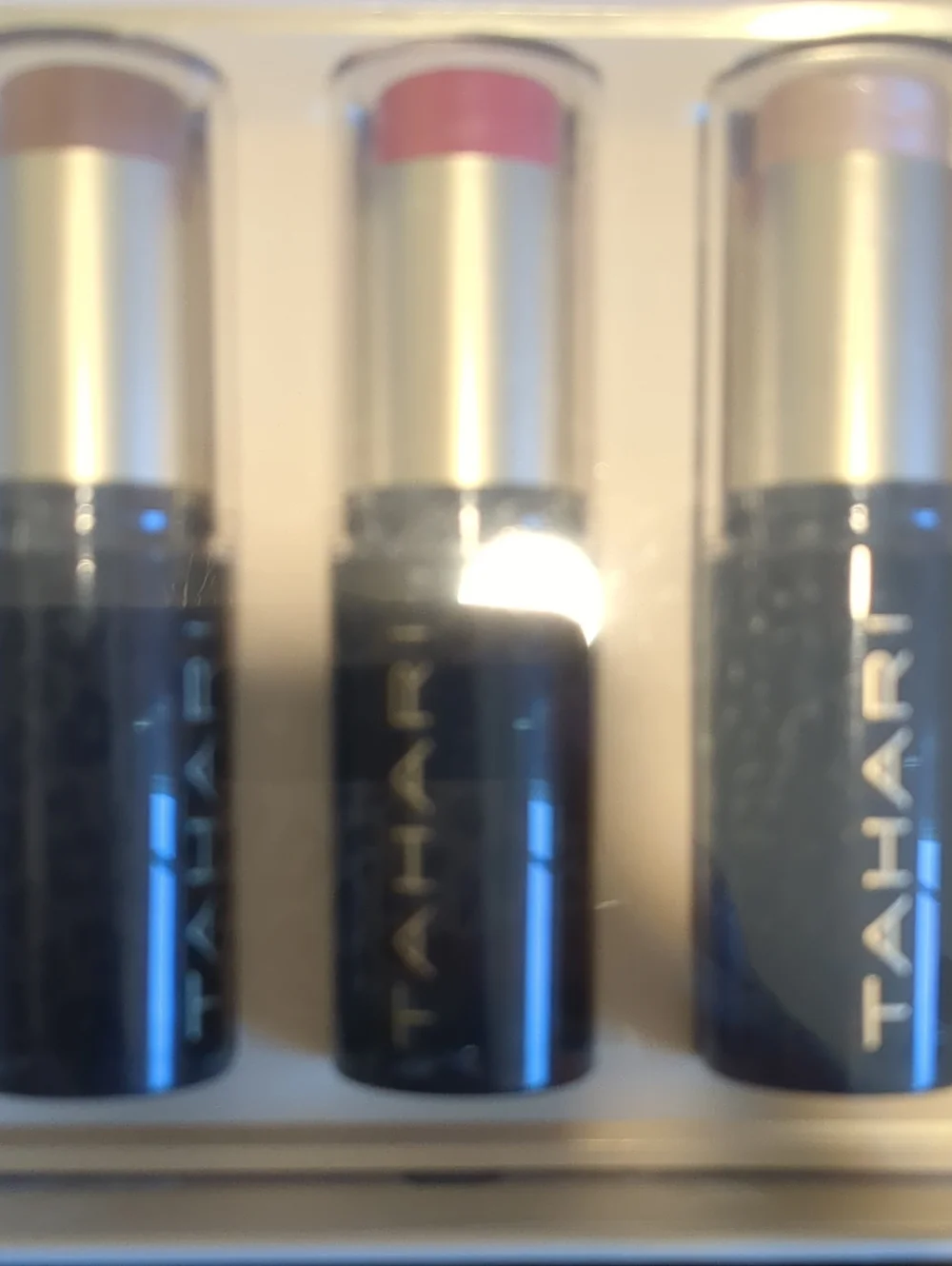Tahari nwt face